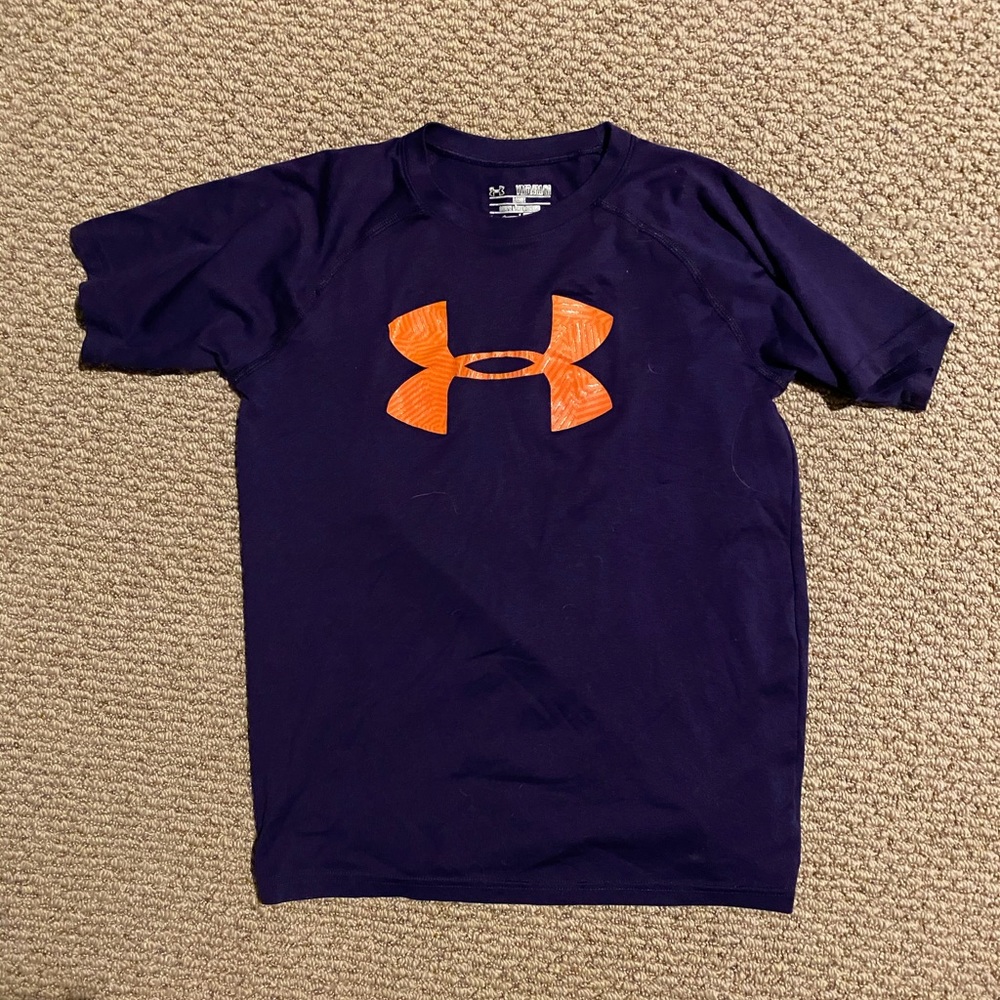 Under Armour youth medium Tshirt